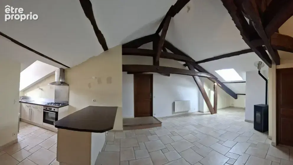 Esprit Loft au coeur d'un château- T5 ATYPIQUE 104 m2 (142 m2 au total) - photo 2