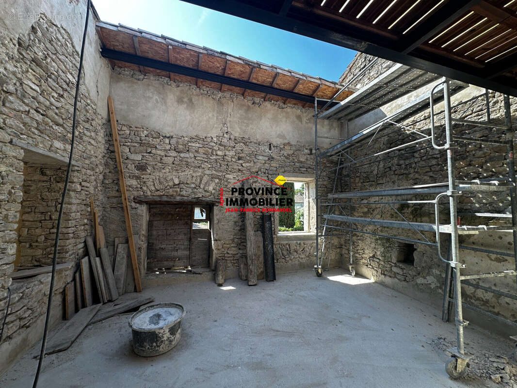 Maison 188 m² à Taulignan  - photo 9