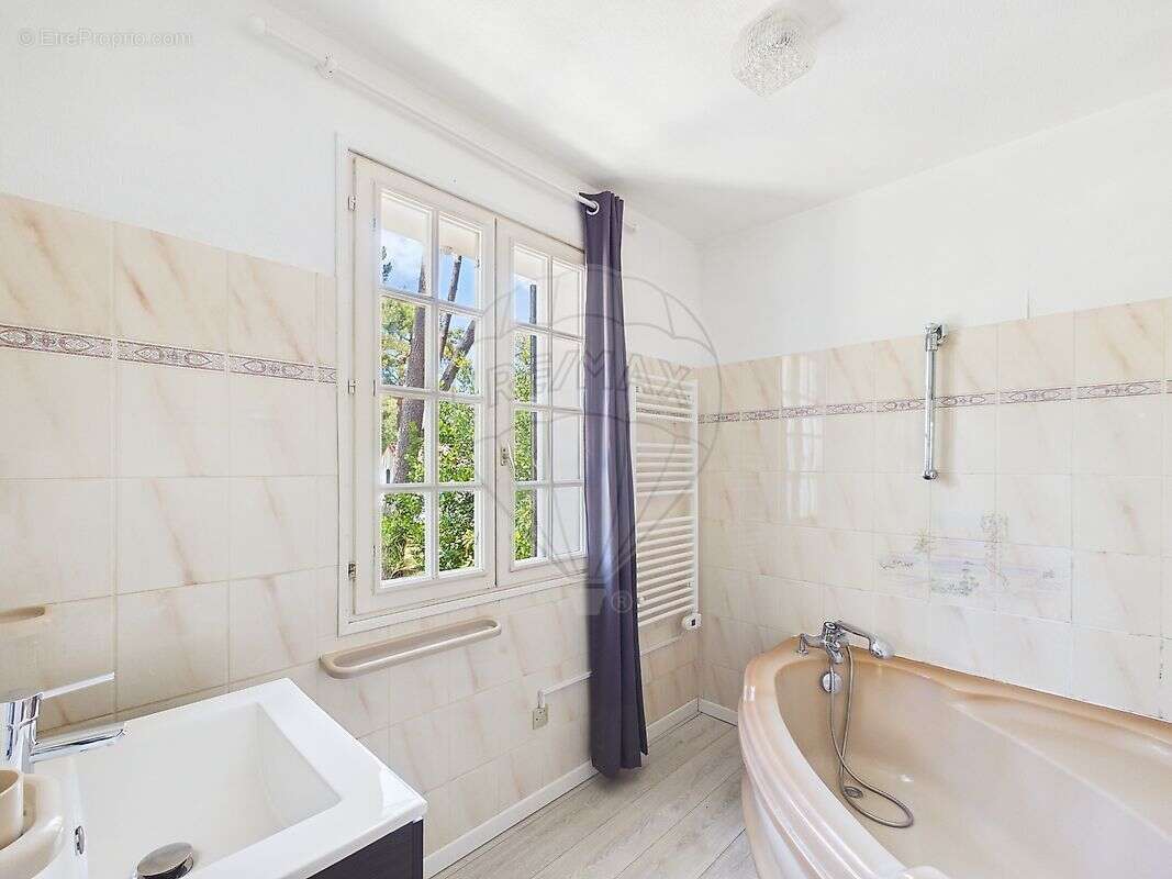 Maison à LES MATHES