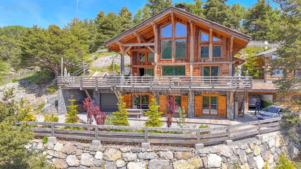 Maison à SAINT-ETIENNE-DE-TINEE