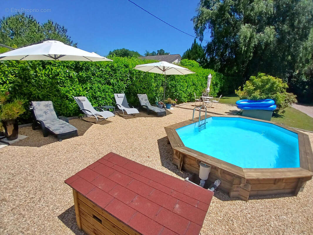 pool - Maison à BUSSIERE-BADIL