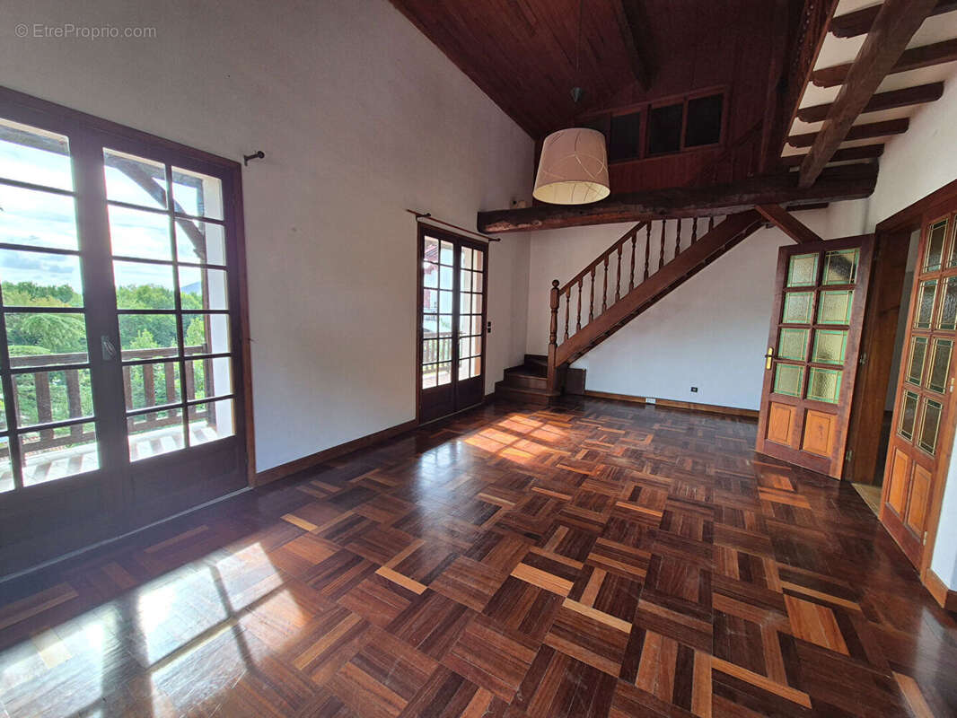 Hendaye appartement T5 de 124m² + combles - photo 2