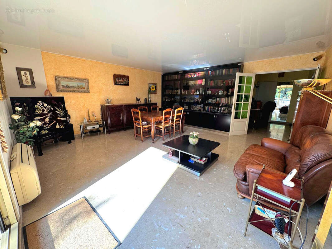 Appartement à MARSEILLE-9E