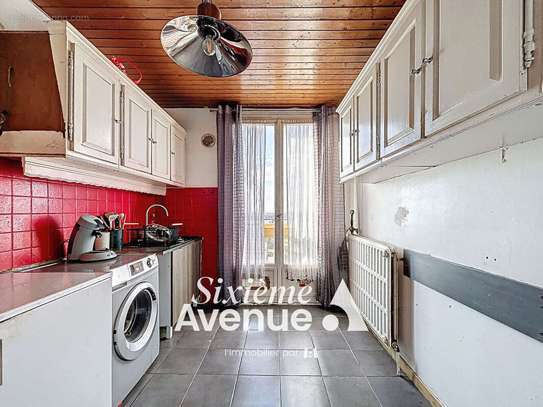 Appartement à DECINES-CHARPIEU