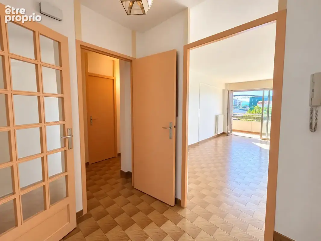 Bel appartement t3 traversant avec terrasse, garage et cave - centre-ville - photo 1