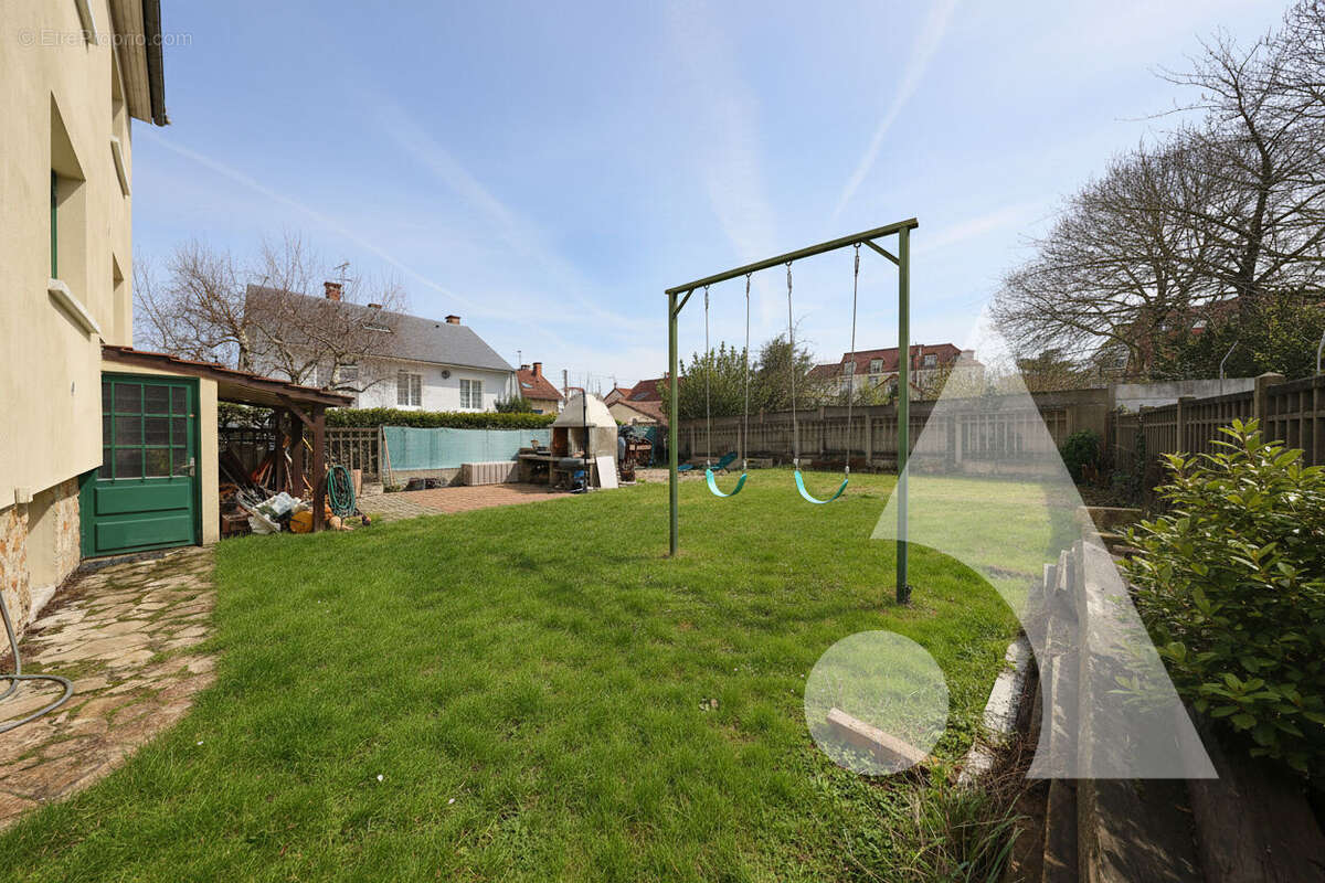 Maison à CORBEIL-ESSONNES