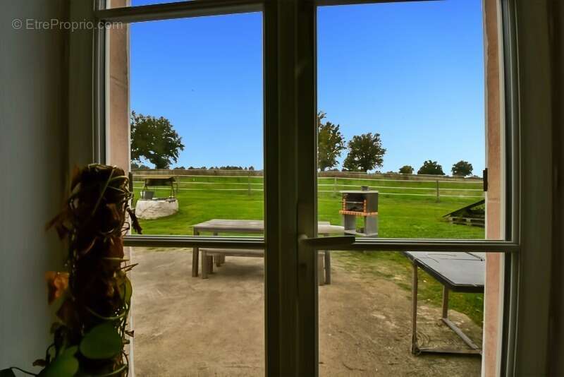 Maison à VALLON-EN-SULLY