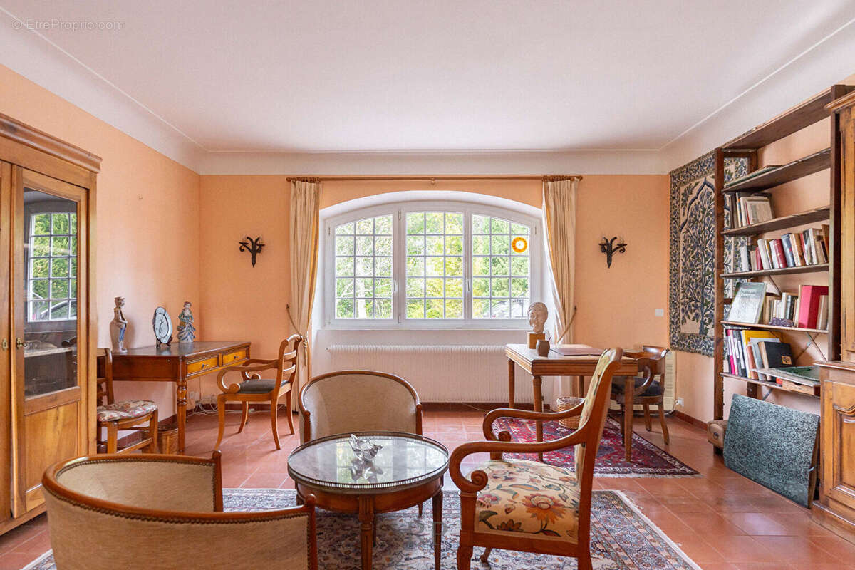Demeure de prestige de 285 m2 - Aix-en-Provence - photo 8