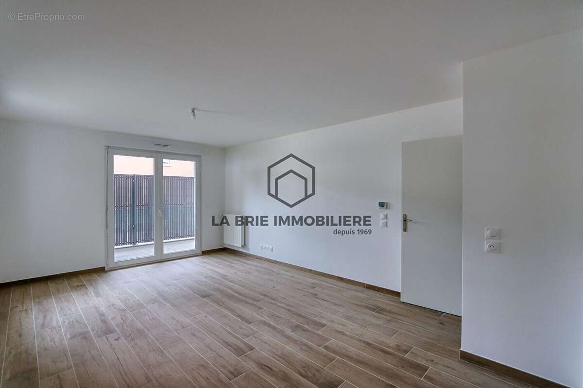 Appartement 60 m² à Emerainville  - photo 5