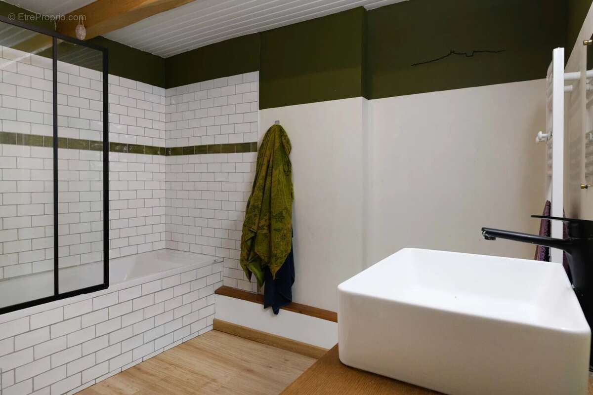 Appartement à MARSEILLE-1E