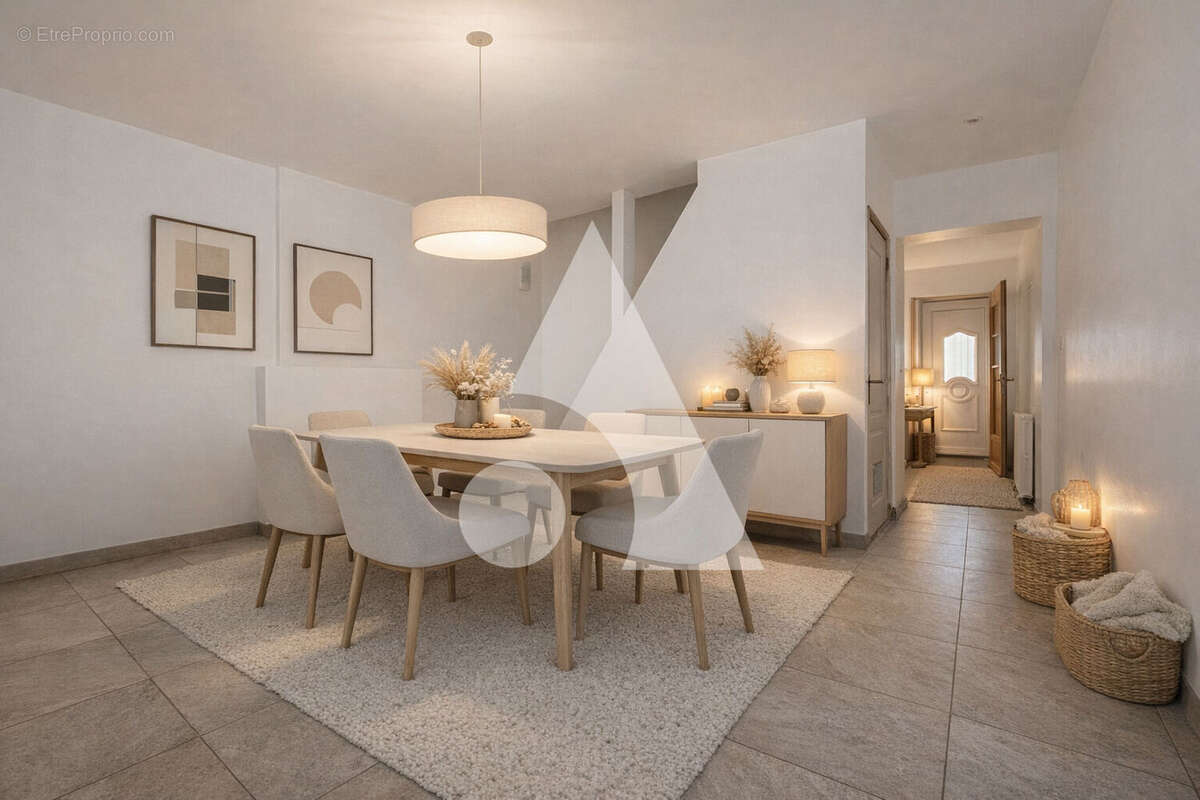 Maison à QUIEVRECHAIN