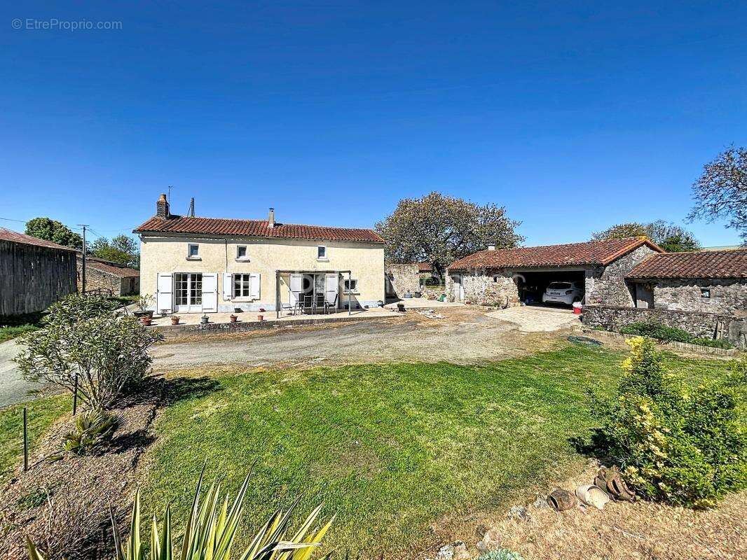 Maison à BRESSUIRE
