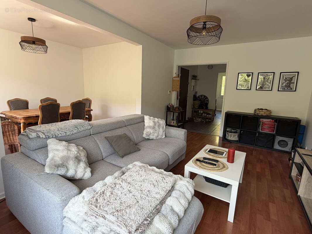 Appartement T4 de 76 m2   Balcon, garage, cave - photo 2
