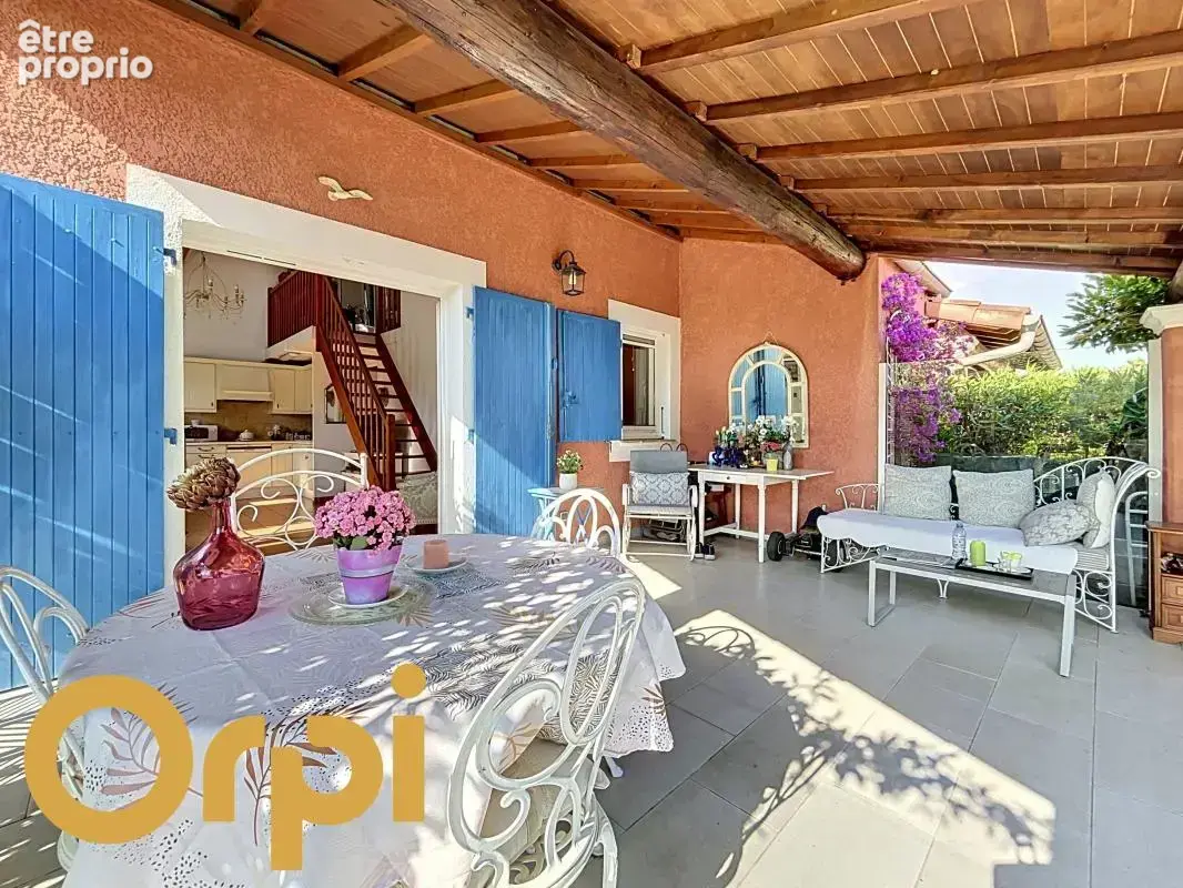 Maison lumineuse plein sud avec terrasse et jardin, dans résidence sécurisée avec piscine face au Golf de Roquebrune-sur-Argens - photo 5
