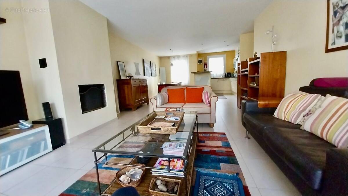 Maison à FRANCHEVILLE