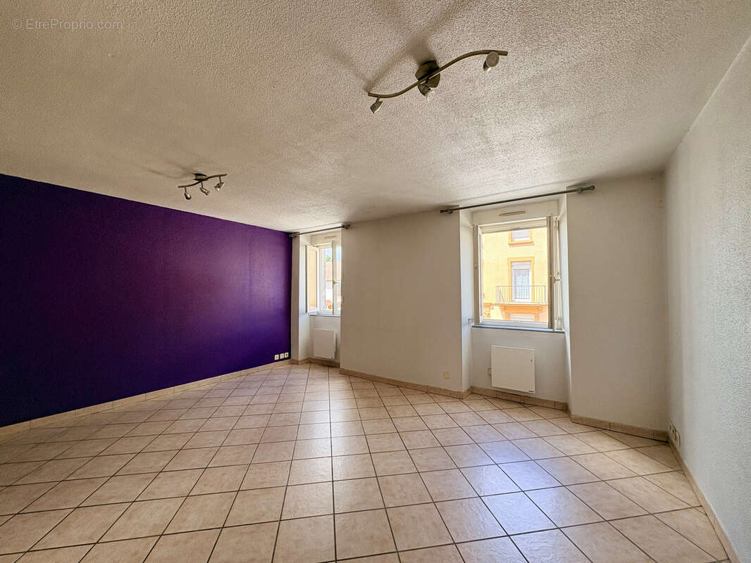 T3 lumineux et traversant de 79,51 m2 au cœur des Abrets-en-Dauphiné, avec place de stationnement privée. - photo 2