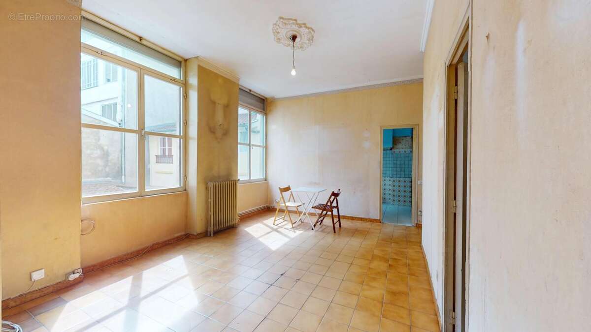 À VENDRE ! T3 de 65,90m² - Croix-Rousse Centre - photo 2