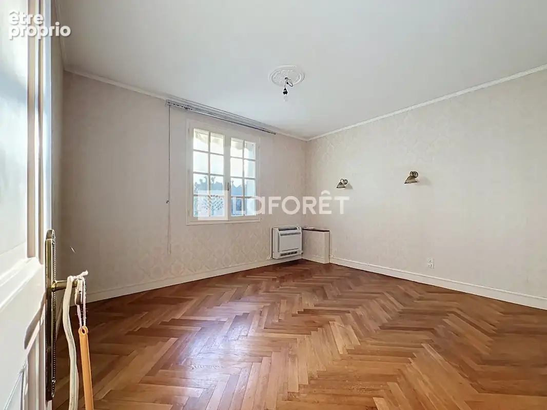 Maison à Lèves - 4 chambres - photo 7