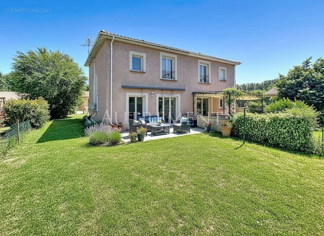 Maison à SAINT-SULPICE