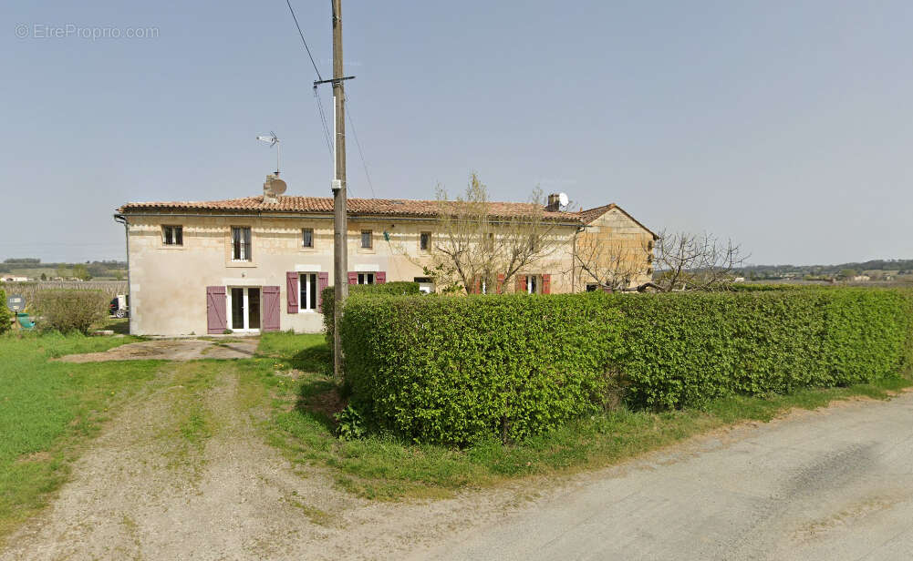 Maison à SAINT-MAGNE-DE-CASTILLON