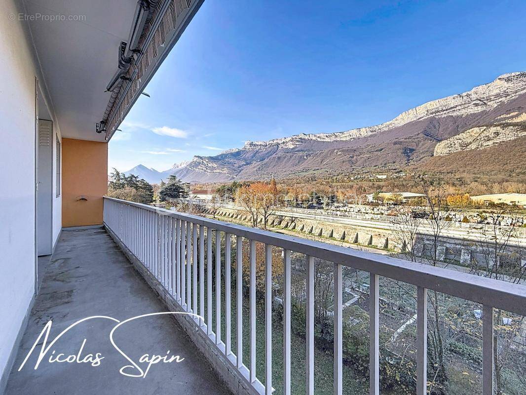 Appartement à LE PONT-DE-CLAIX