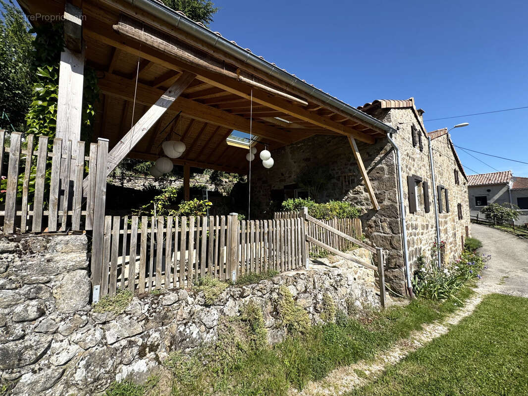 Maison à SATILLIEU