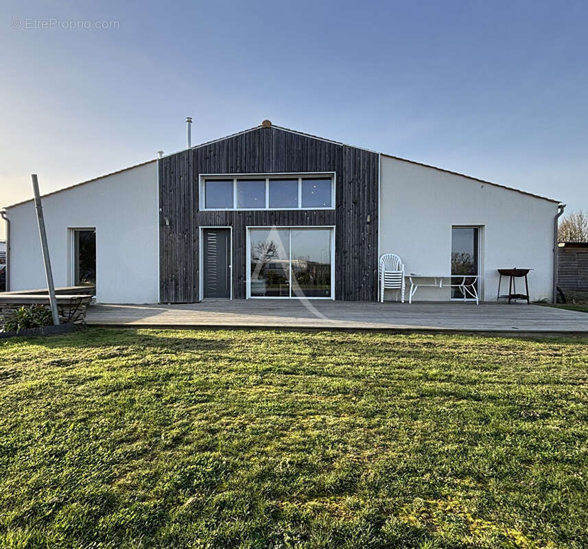 Maison à TALMONT-SAINT-HILAIRE