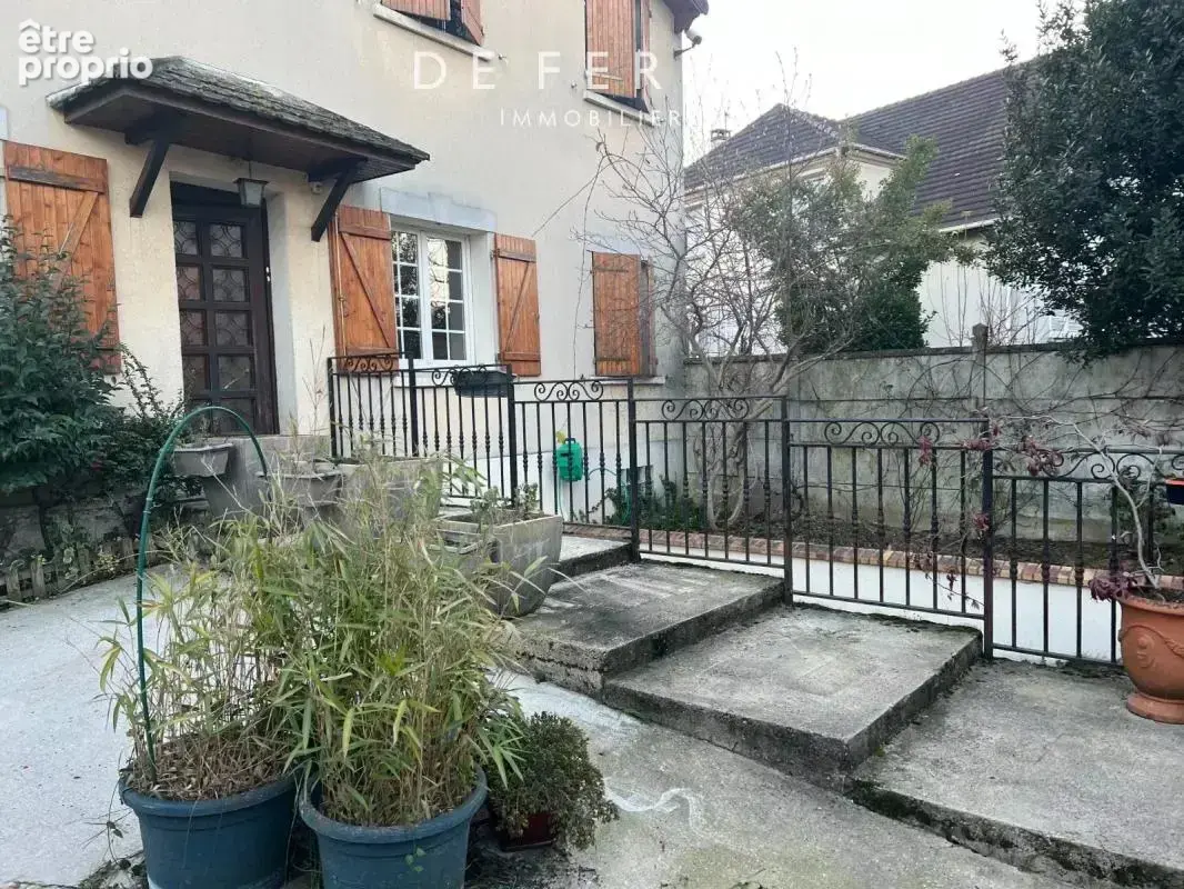 Maison familiale indépendante avec vaste sous-sol à deux pas du centre - photo 11