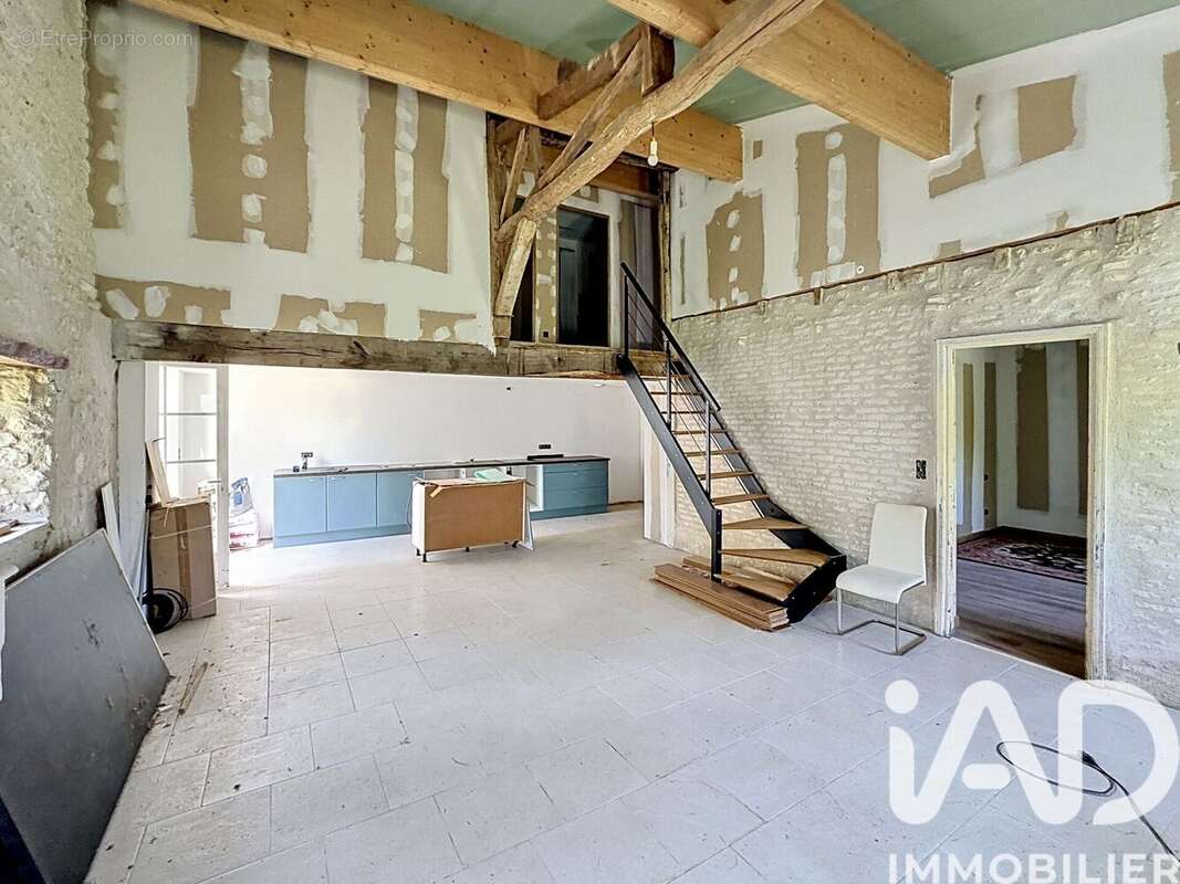 Maison 101 m² à Condeon  - photo 9
