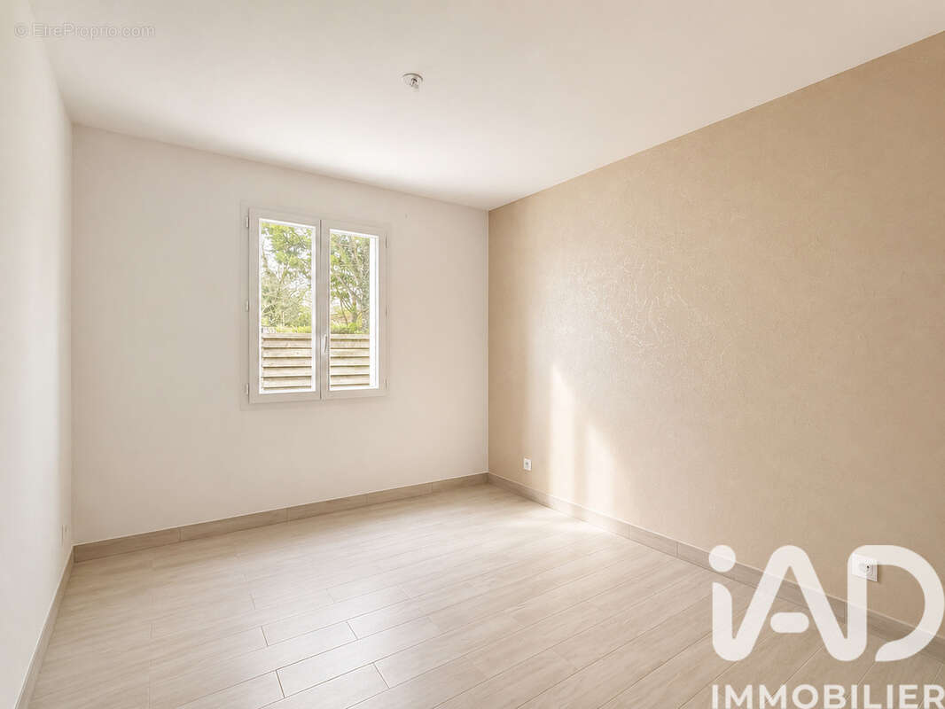 Maison 89 m² à Saint-Sauveur-D'aunis  - photo 4