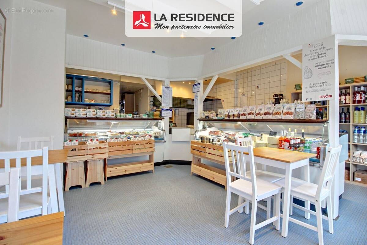 Commerce à SARTROUVILLE