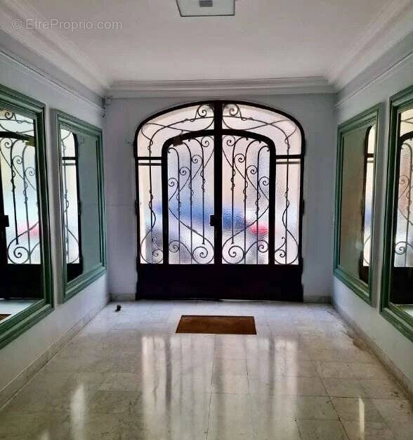Appartement à PARIS-16E