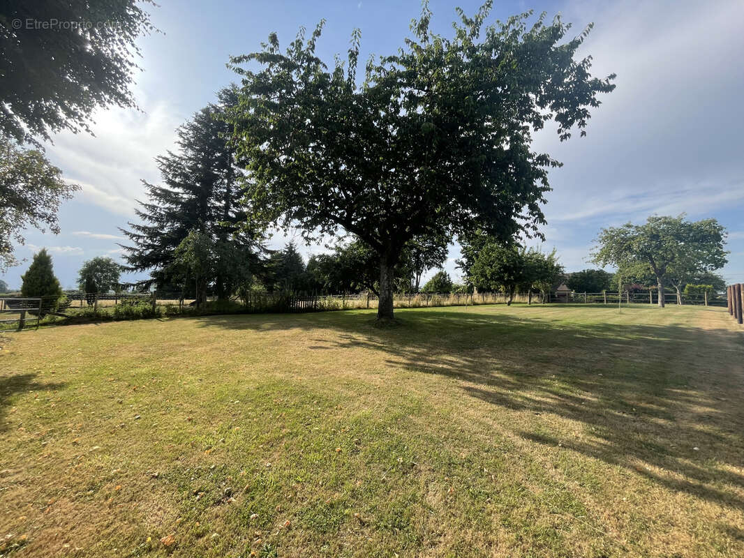 Maison à LE MELE-SUR-SARTHE