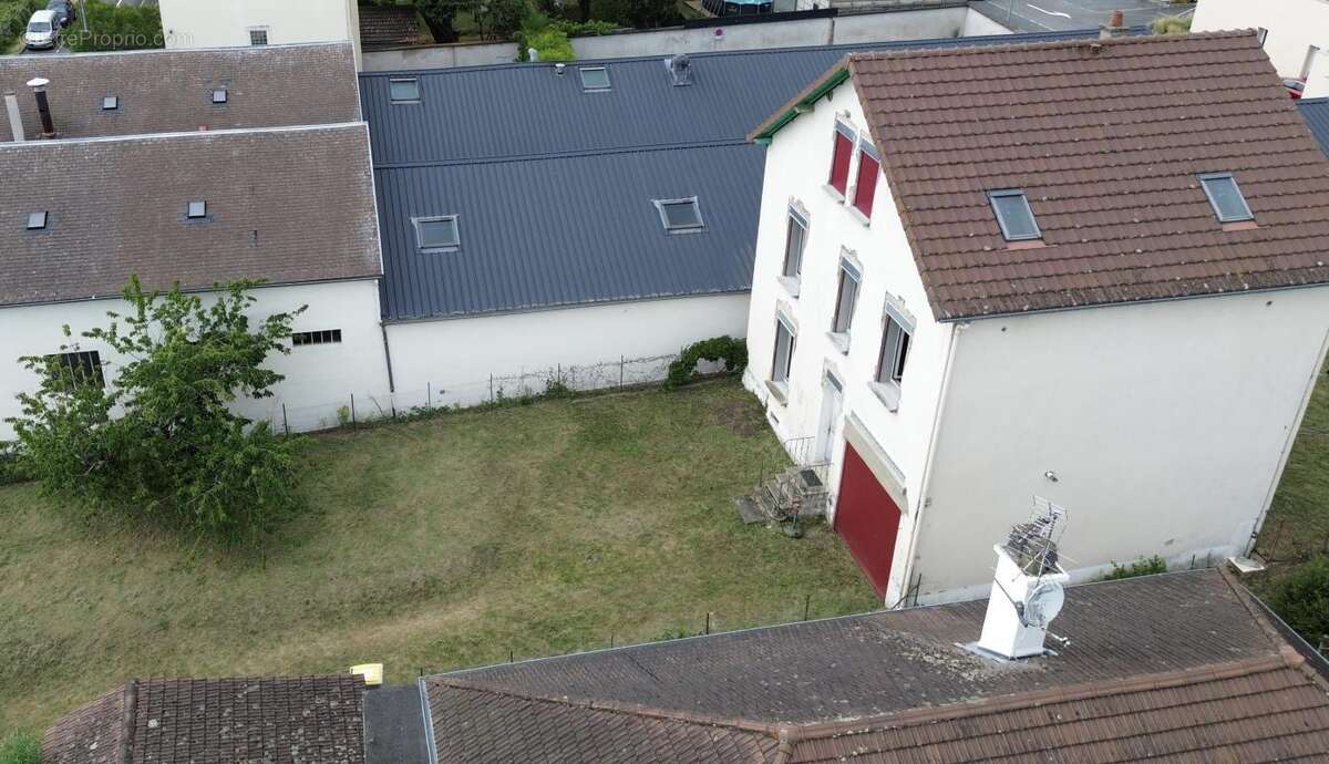 Maison à SAINT-YORRE