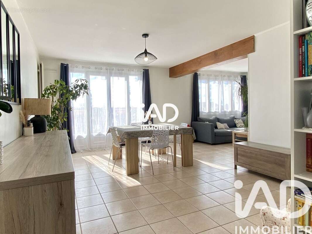 Photo 5 - Appartement à LIVRY-GARGAN