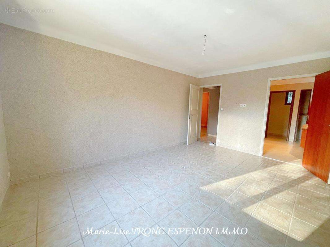 Maison à PERNES-LES-FONTAINES