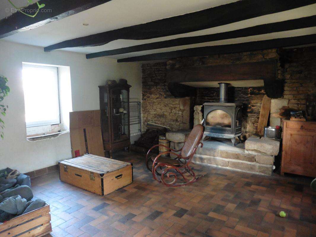 Maison à SAINT-THURIEN