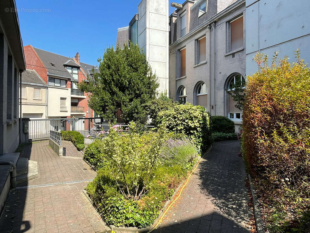 Béthune hyper centre. Appartement type 2 51m² avec parking s/sol - photo 5