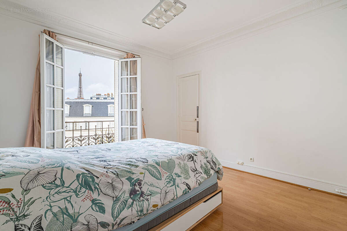 Appartement à PARIS-15E