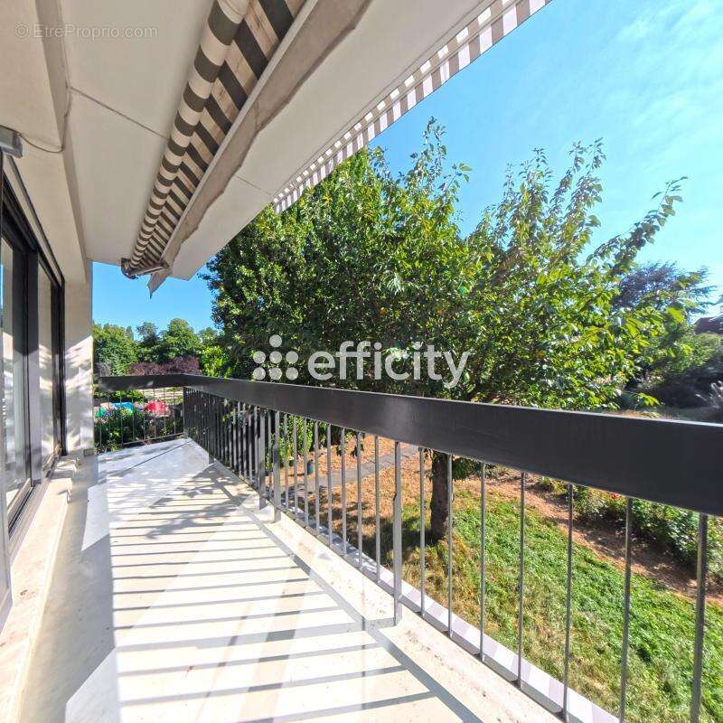 Appartement à VERRIERES-LE-BUISSON