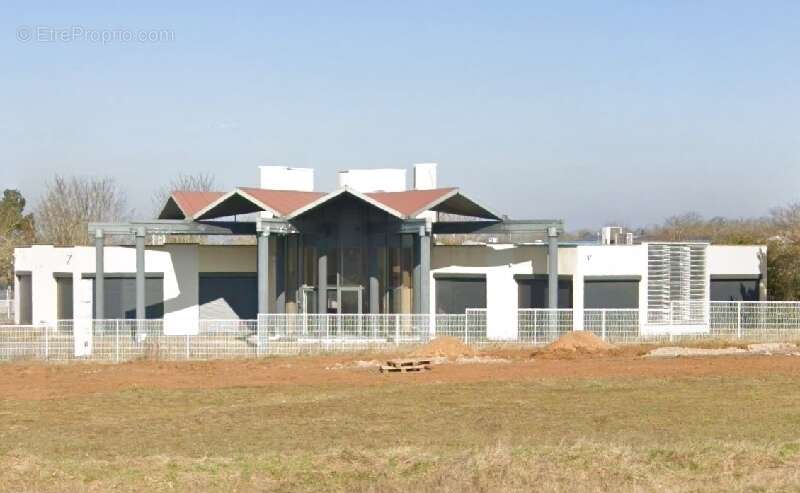 Commerce à GONDREVILLE