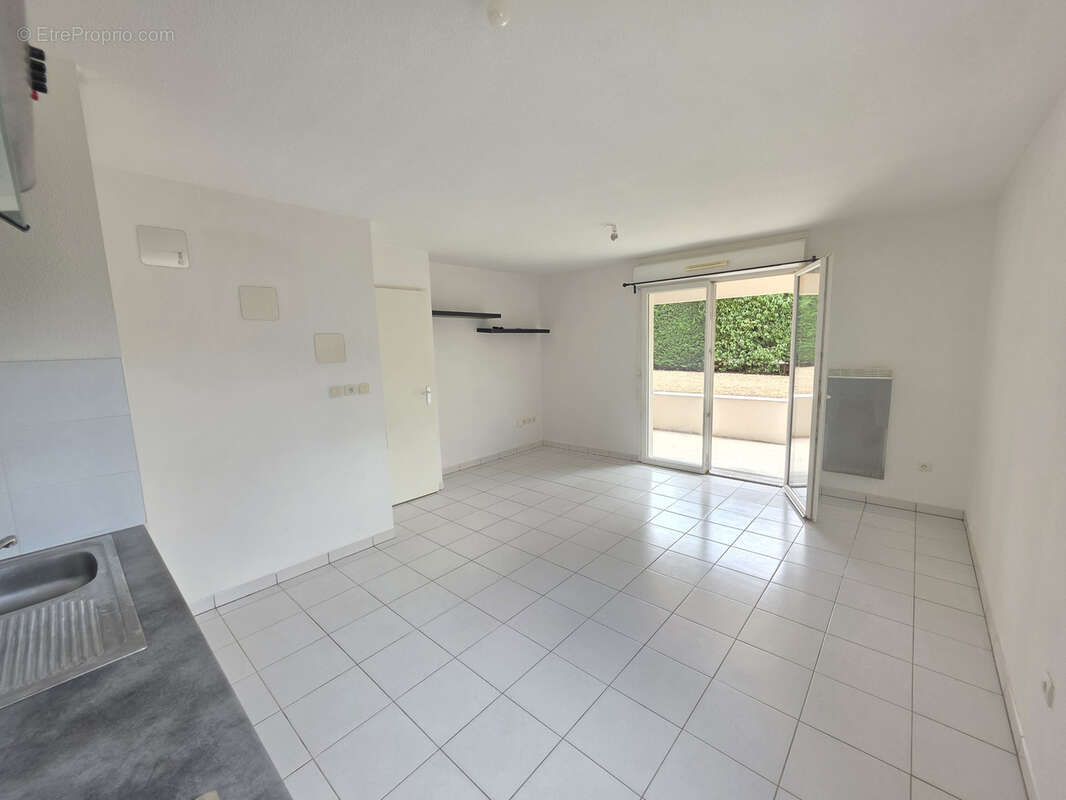 T2 libre terrasse et parking - photo 8