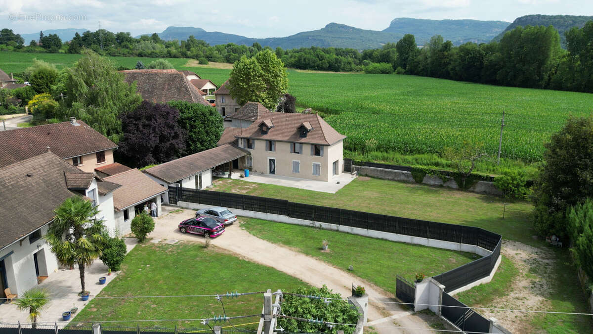 Maison à LES AVENIERES