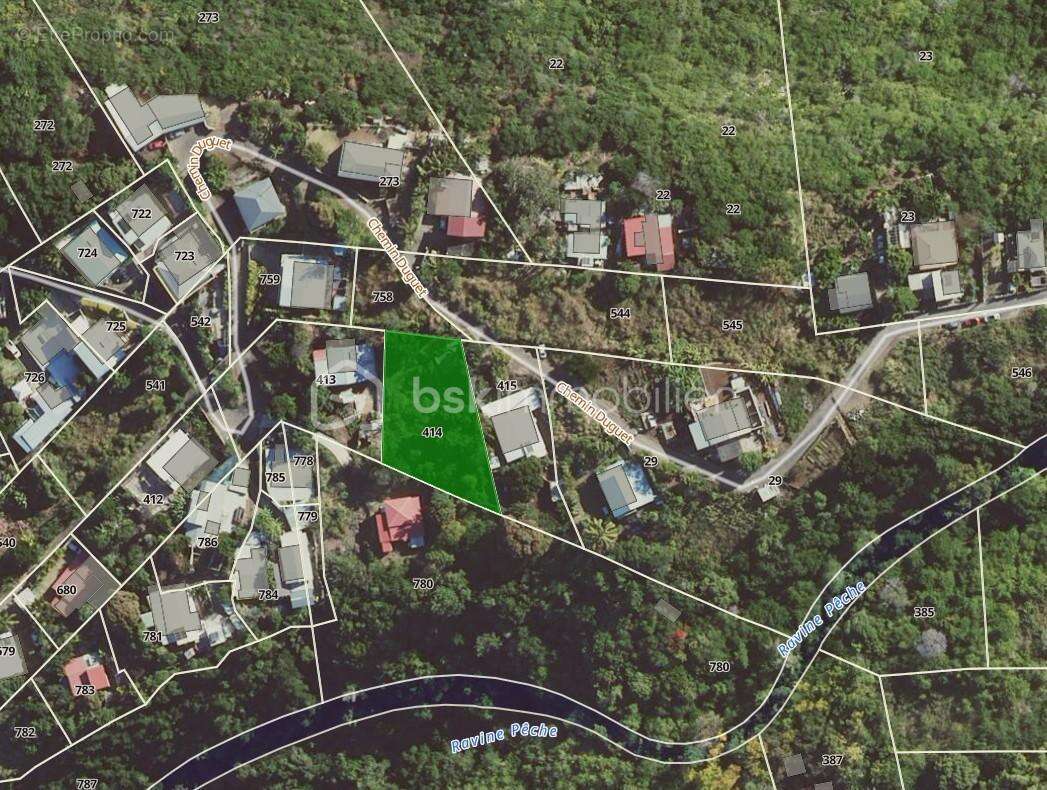 Terrain à SAINT-LEU