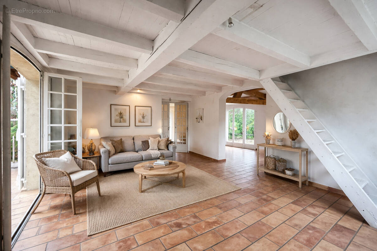 Maison à CHATEAUNEUF-LE-ROUGE