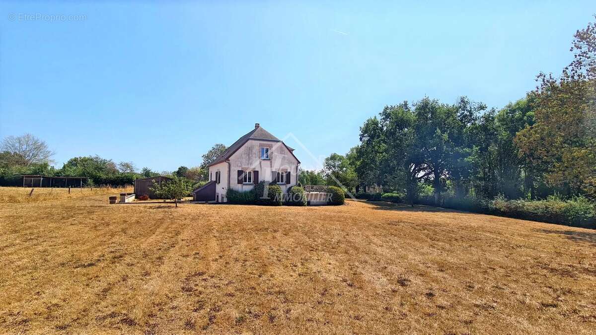 Belle propriété de campagne sur 6 697 m² à Autry-Issards - photo 19