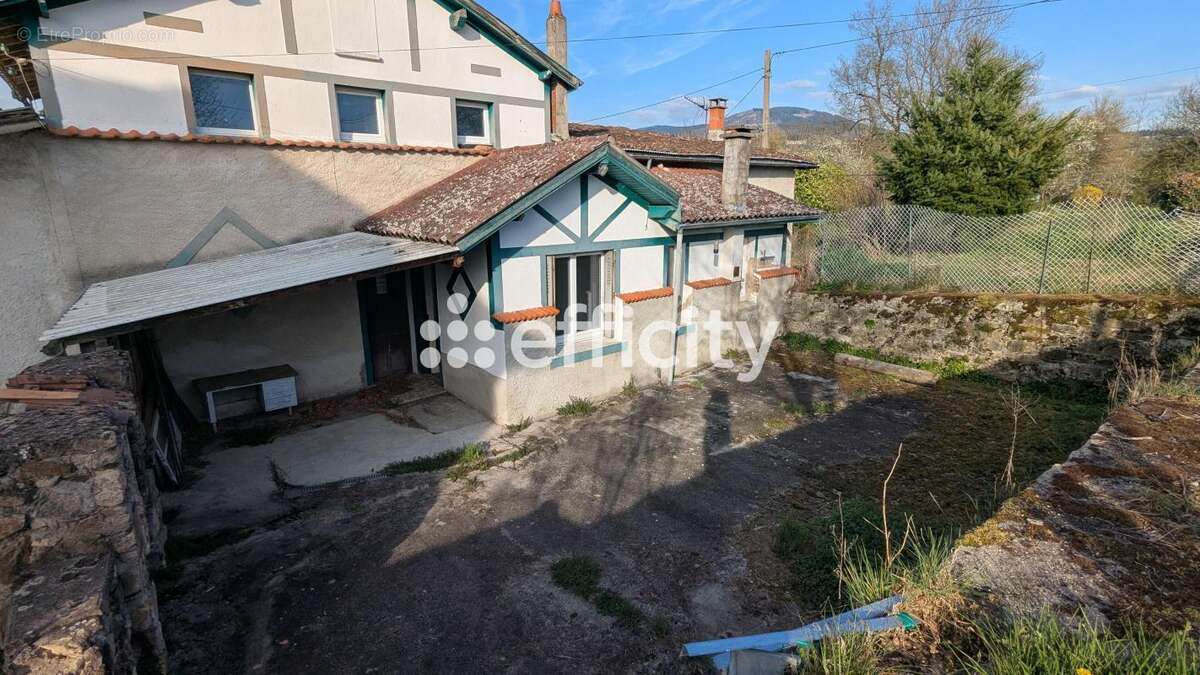 Maison à VOLLORE-VILLE