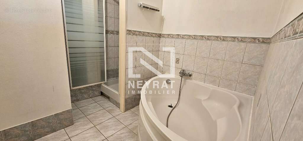 Appartement à CHENOVE