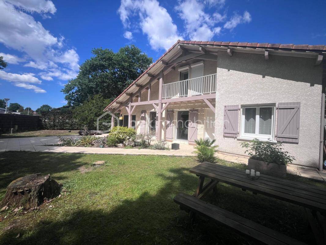 Maison à SAINT-PIERRE-DU-MONT