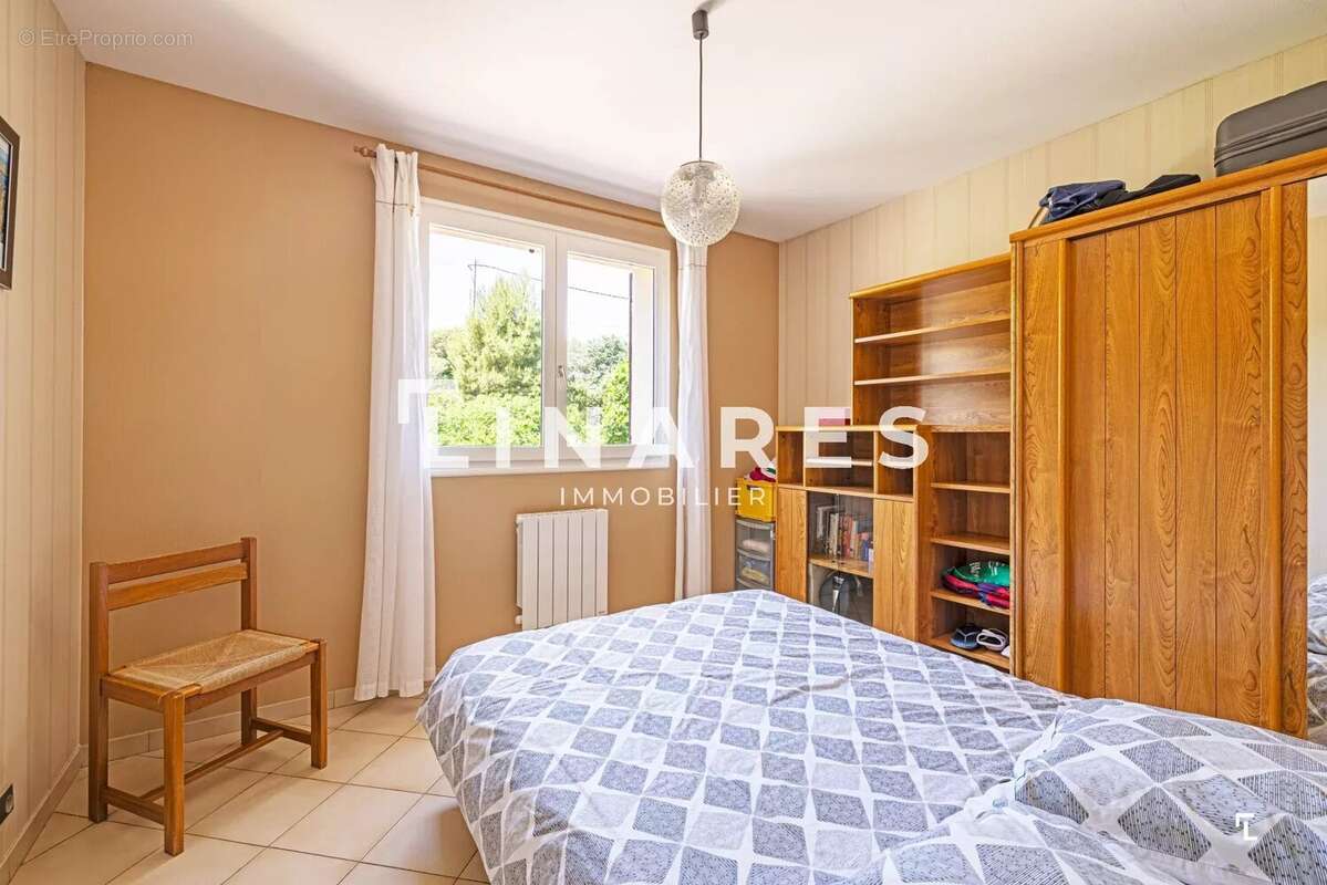 LA  FAMILIALE - Villa T5 de 125m² + Appartement de 46m² + Garage de 19m² -  Piscine - Parcelle 1500m² - 13013 Château Gombert - photo 15